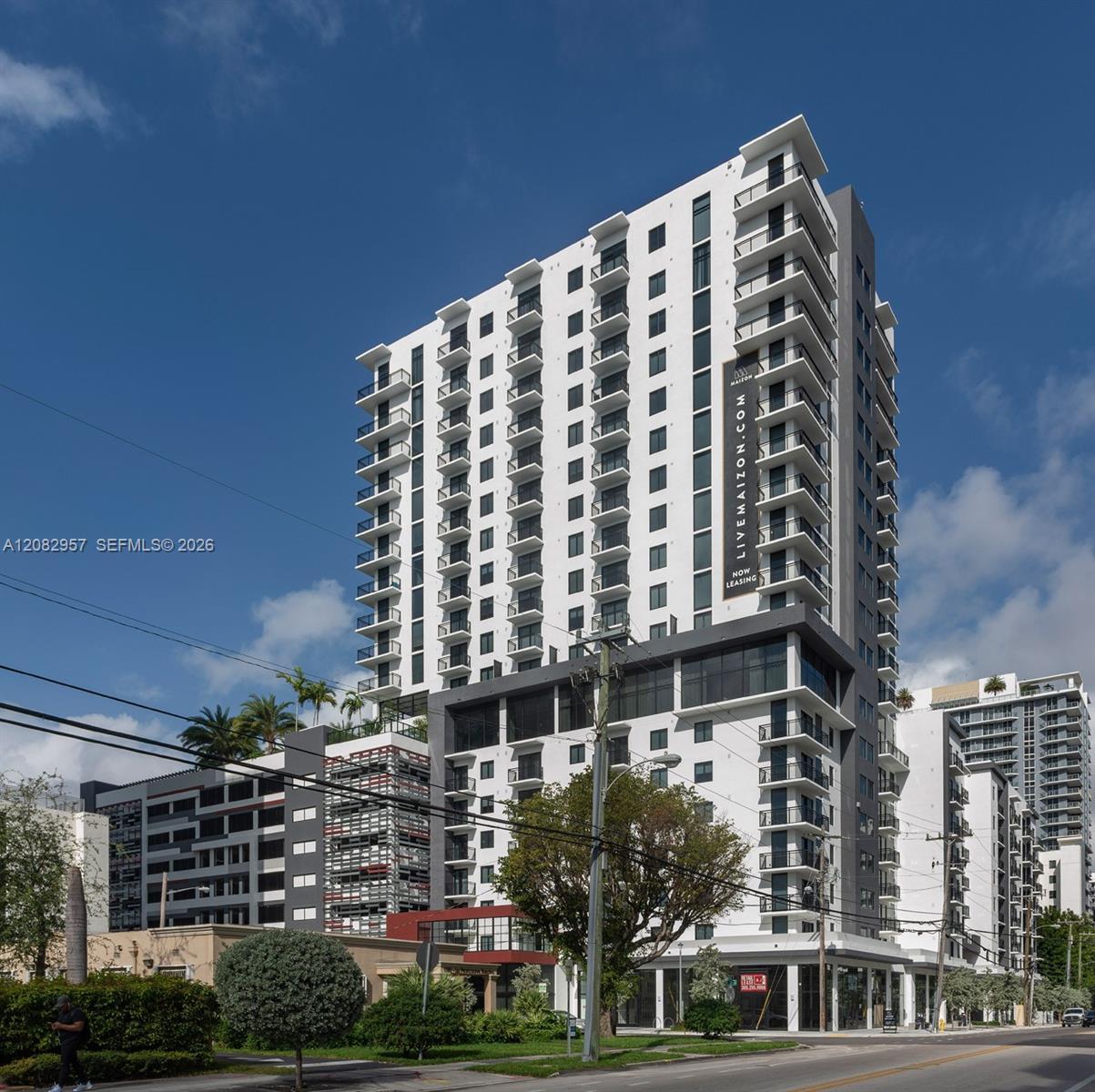 221 SW 12th St # 706, Miami FL 33130
