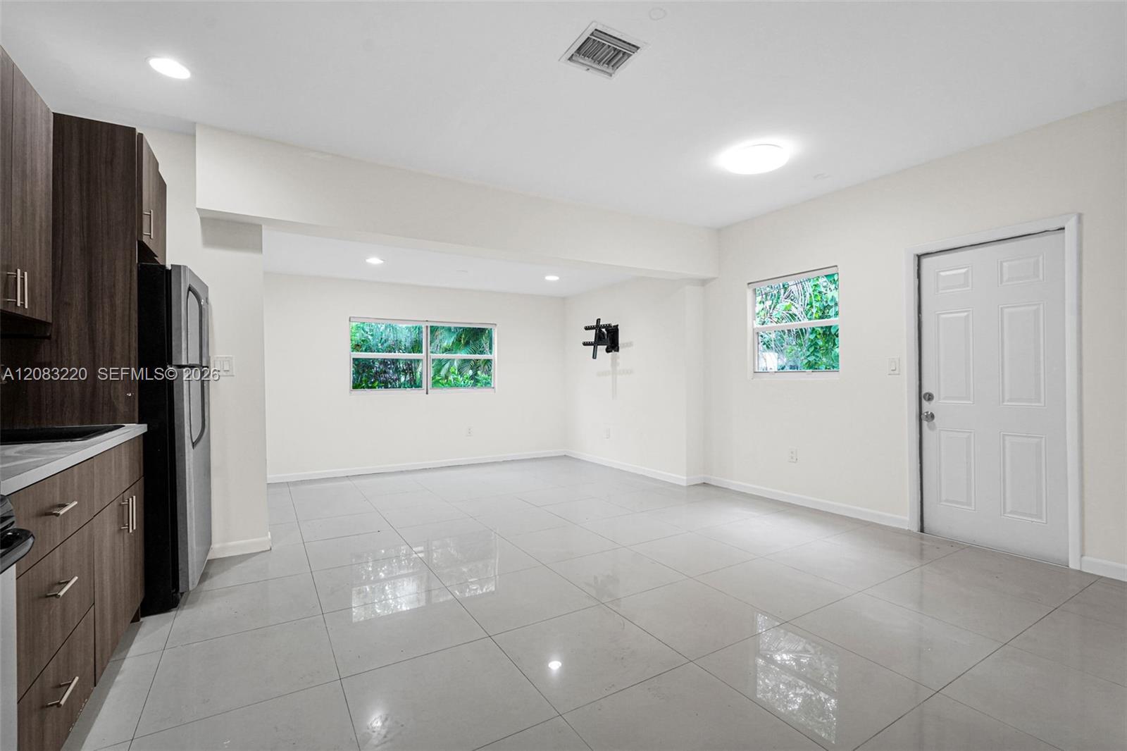 18 NW 45th St # A, Miami FL 33127
