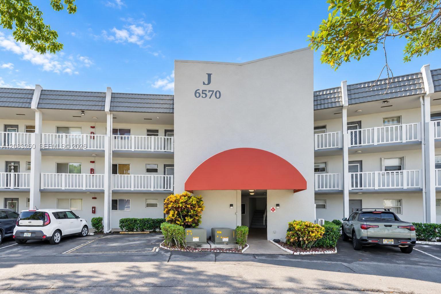 6570 Royal Palm Blvd # 302J, Margate FL 33063