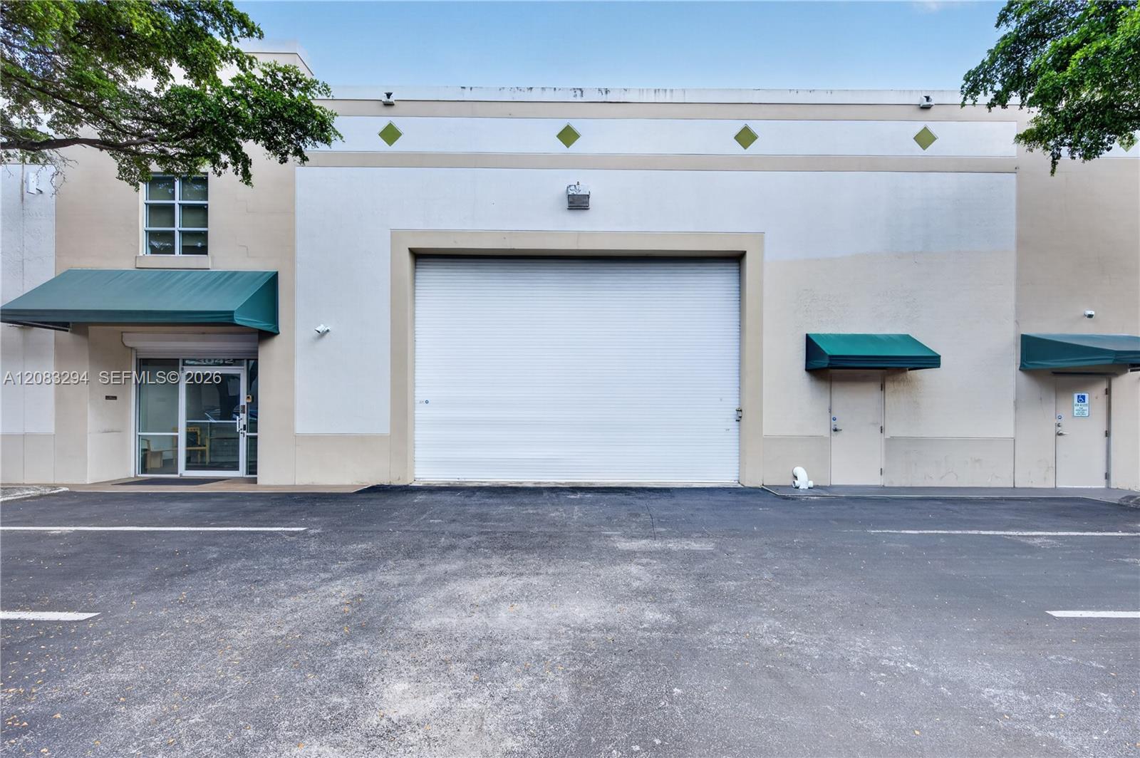 3042 NW 82nd Ave, Doral FL 33122