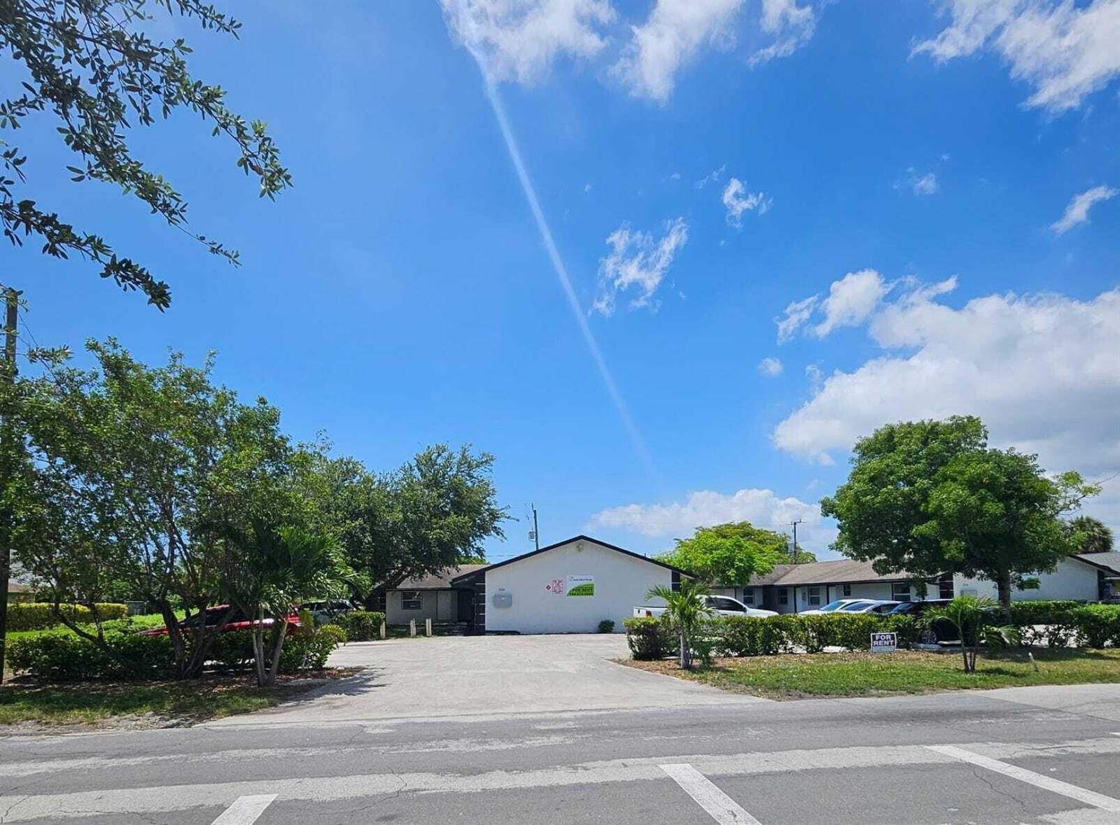 200 NW 14TH Street # 1, Pompano Beach FL 33060
