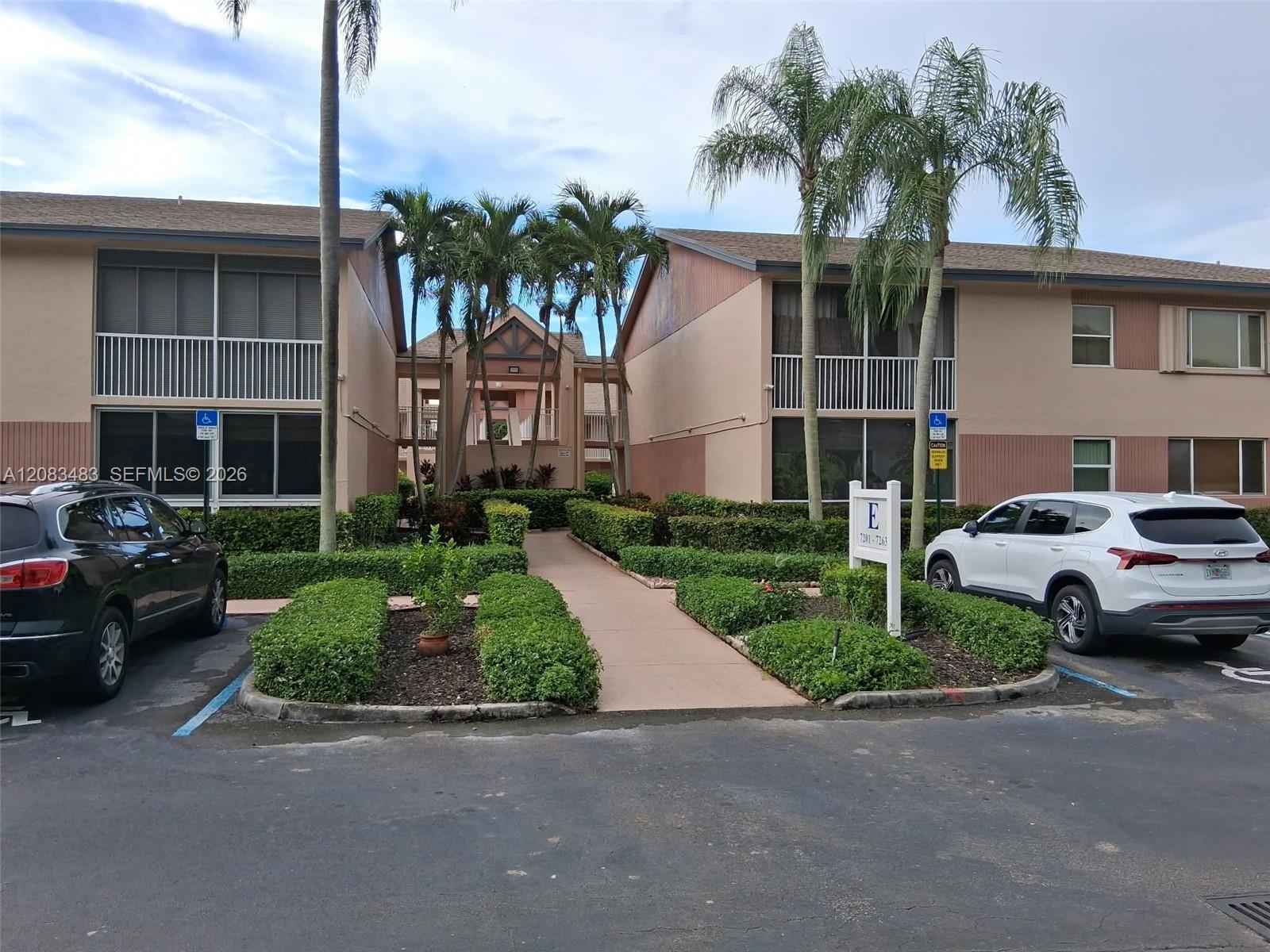 7245 S Devon Dr # 112, Tamarac FL 33321