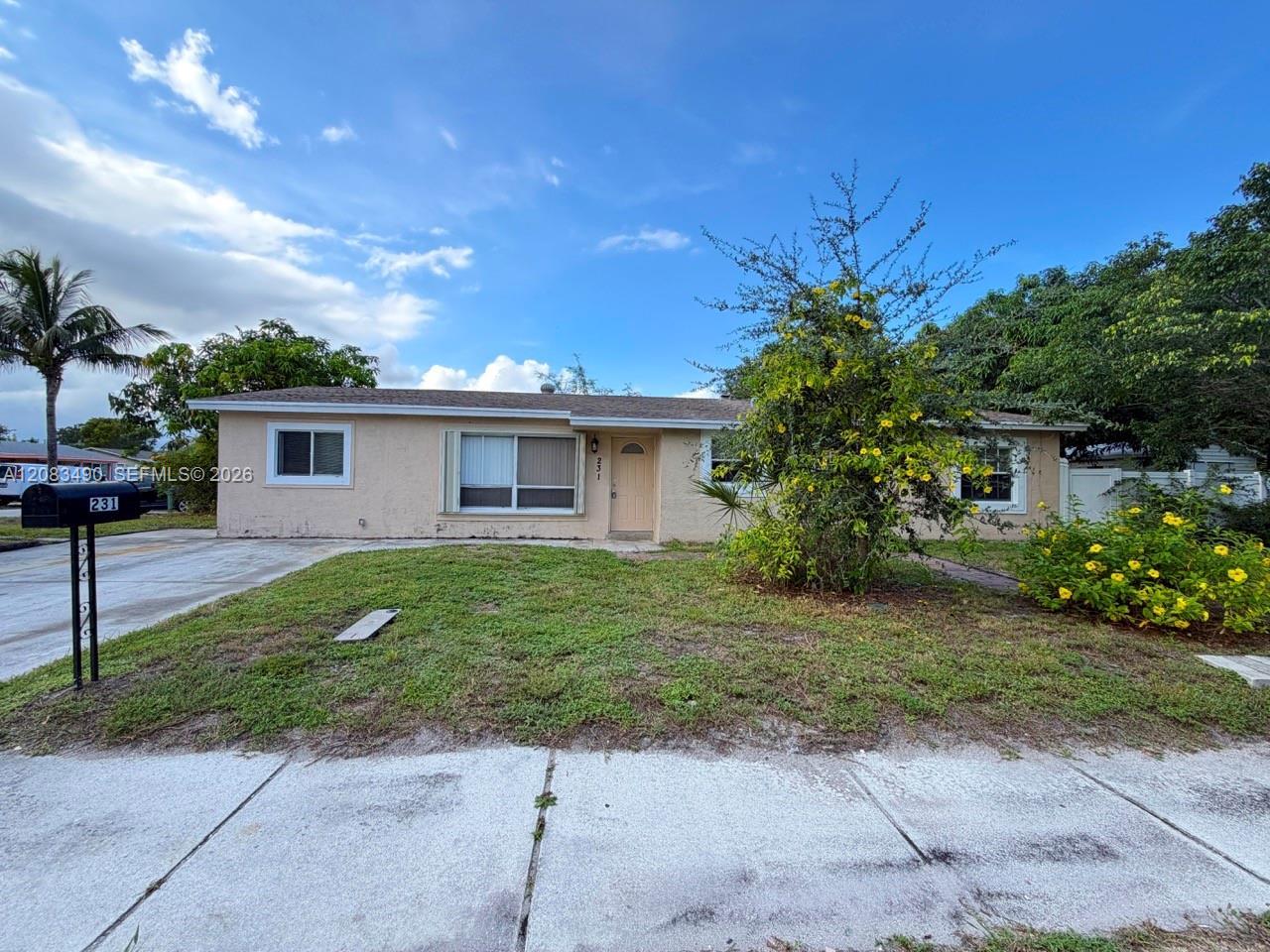 231 NW 4th St, Deerfield Beach FL 33441