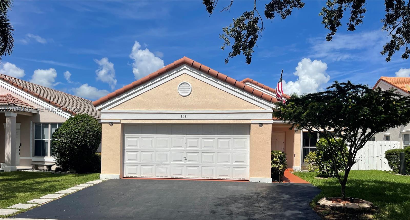 816 Sand Creek Cir, Weston FL 33327