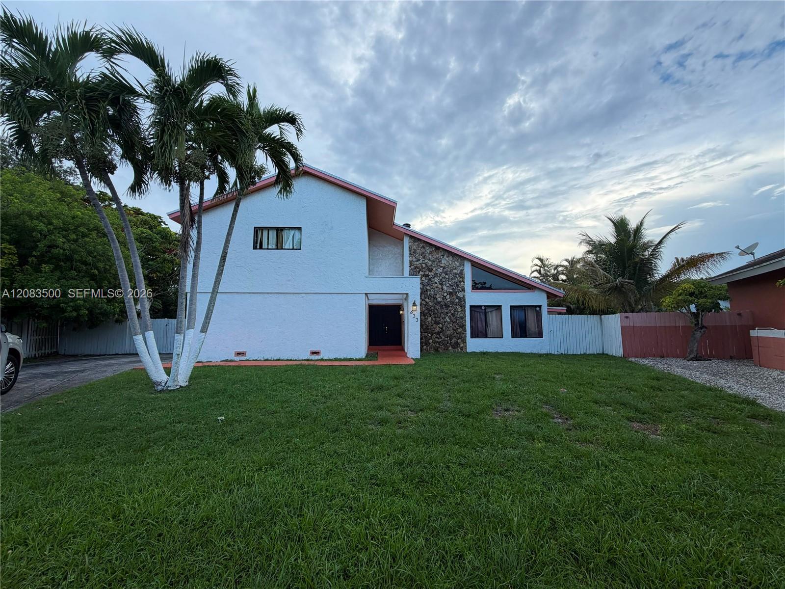 633 NE 204th Ln # 633, Miami FL 33179