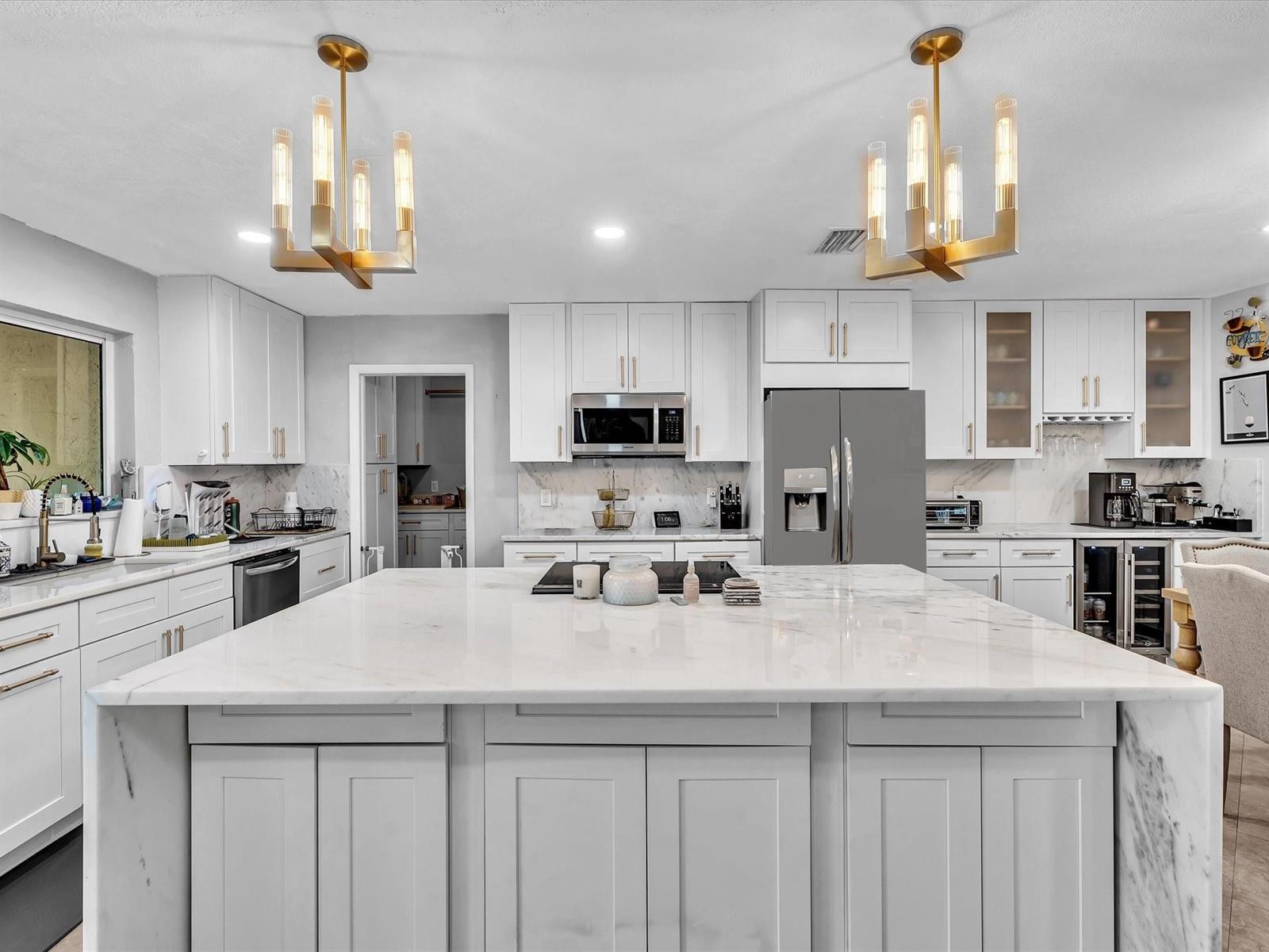 905 SE 13TH Court, Deerfield Beach FL 33441
