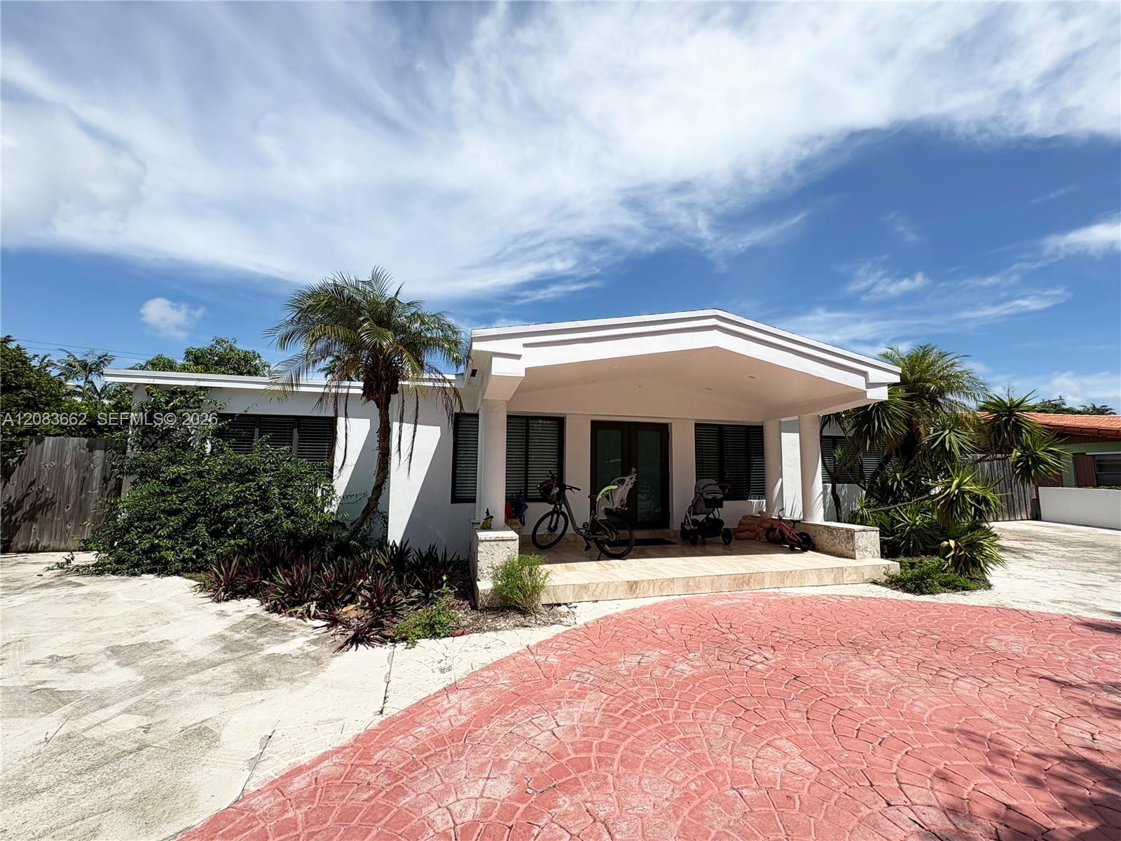 225 W Heather Dr # 225, Key Biscayne FL 33149