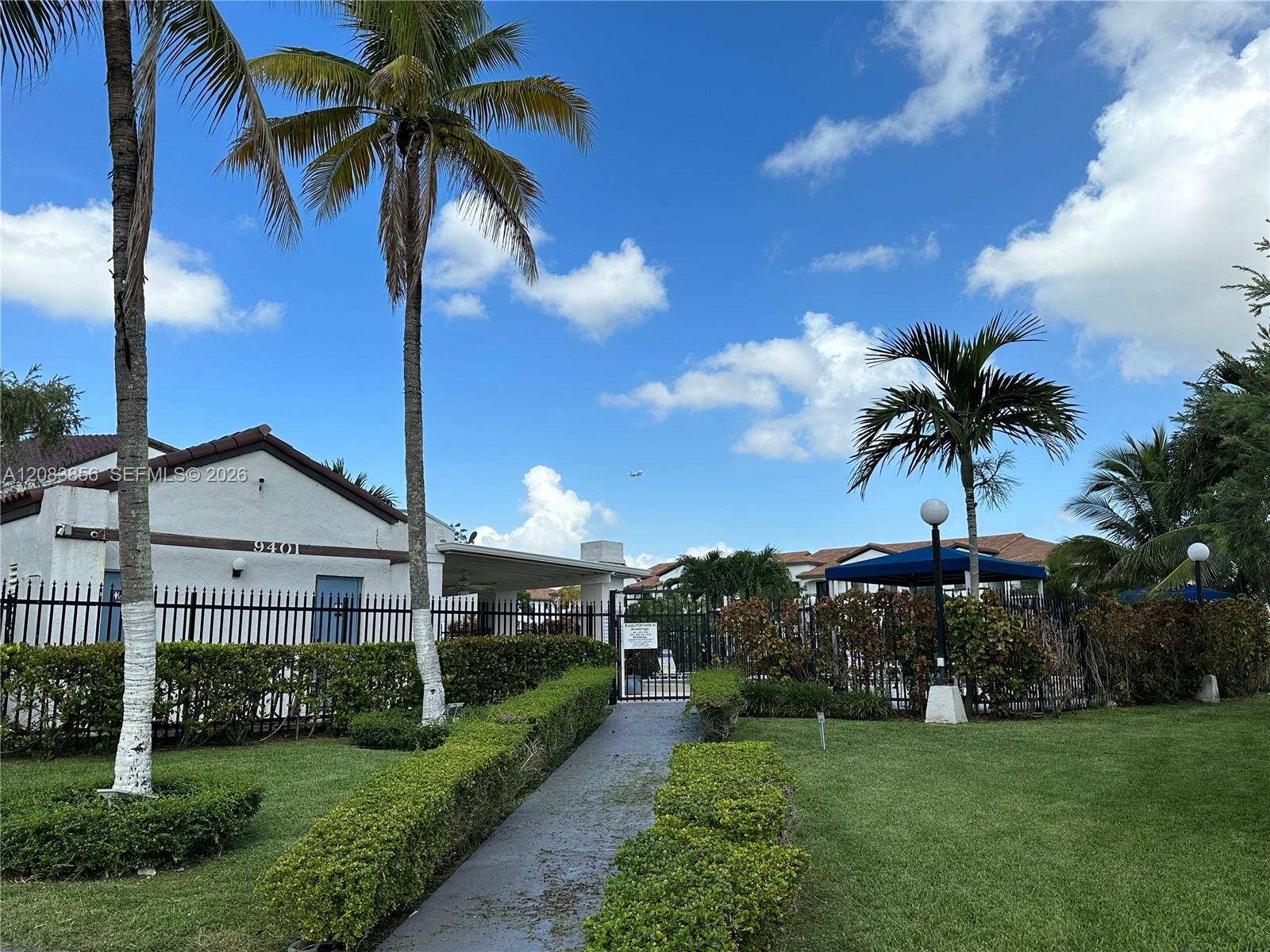 9435 Fontainebleau Blvd # 206, Miami FL 33172
