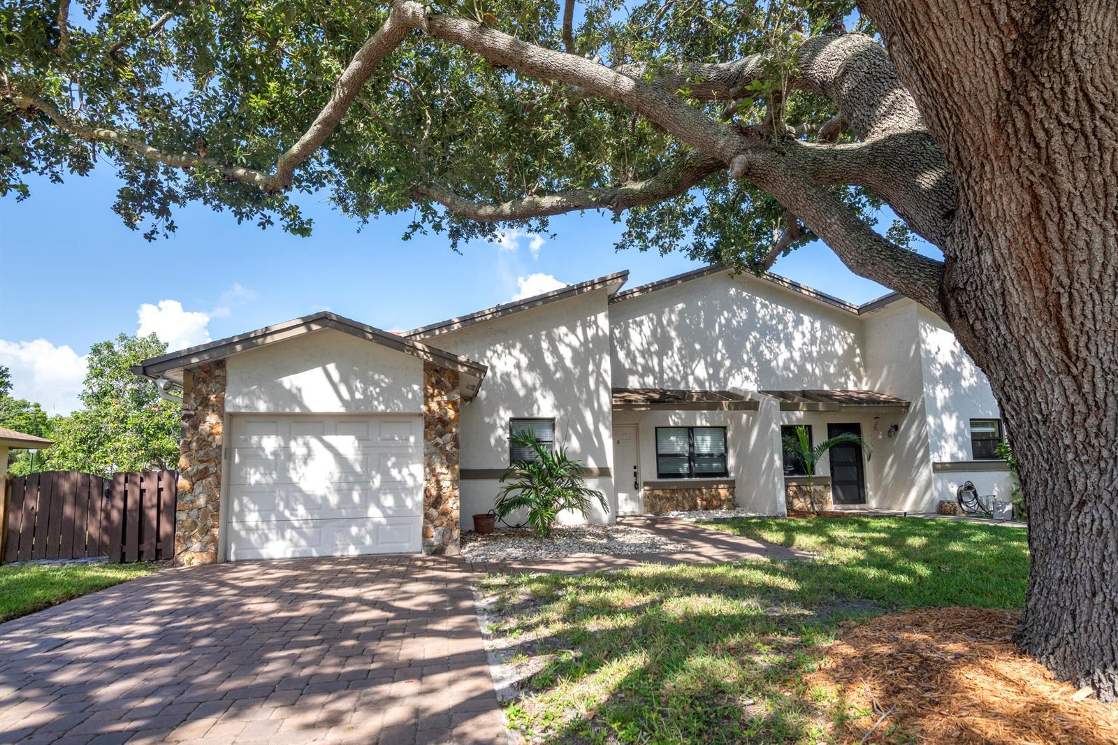 325 NW 65TH Terrace # 325, Plantation FL 33317