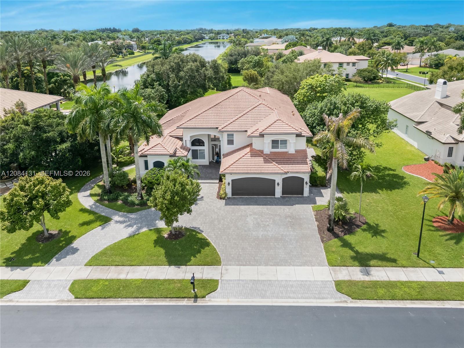 11406 Canyon Maple Blvd, Davie FL 33330