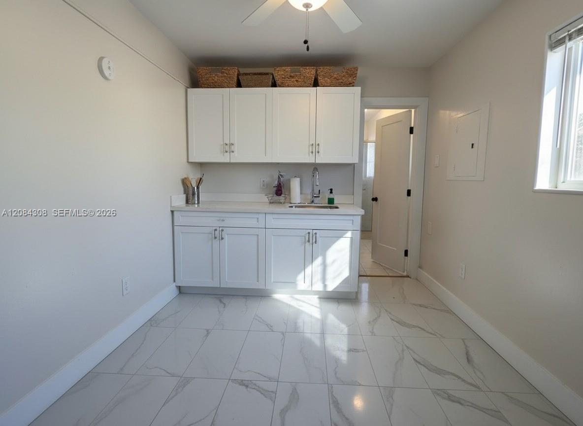 1430 N 68th Ave # B, Hollywood FL 33024