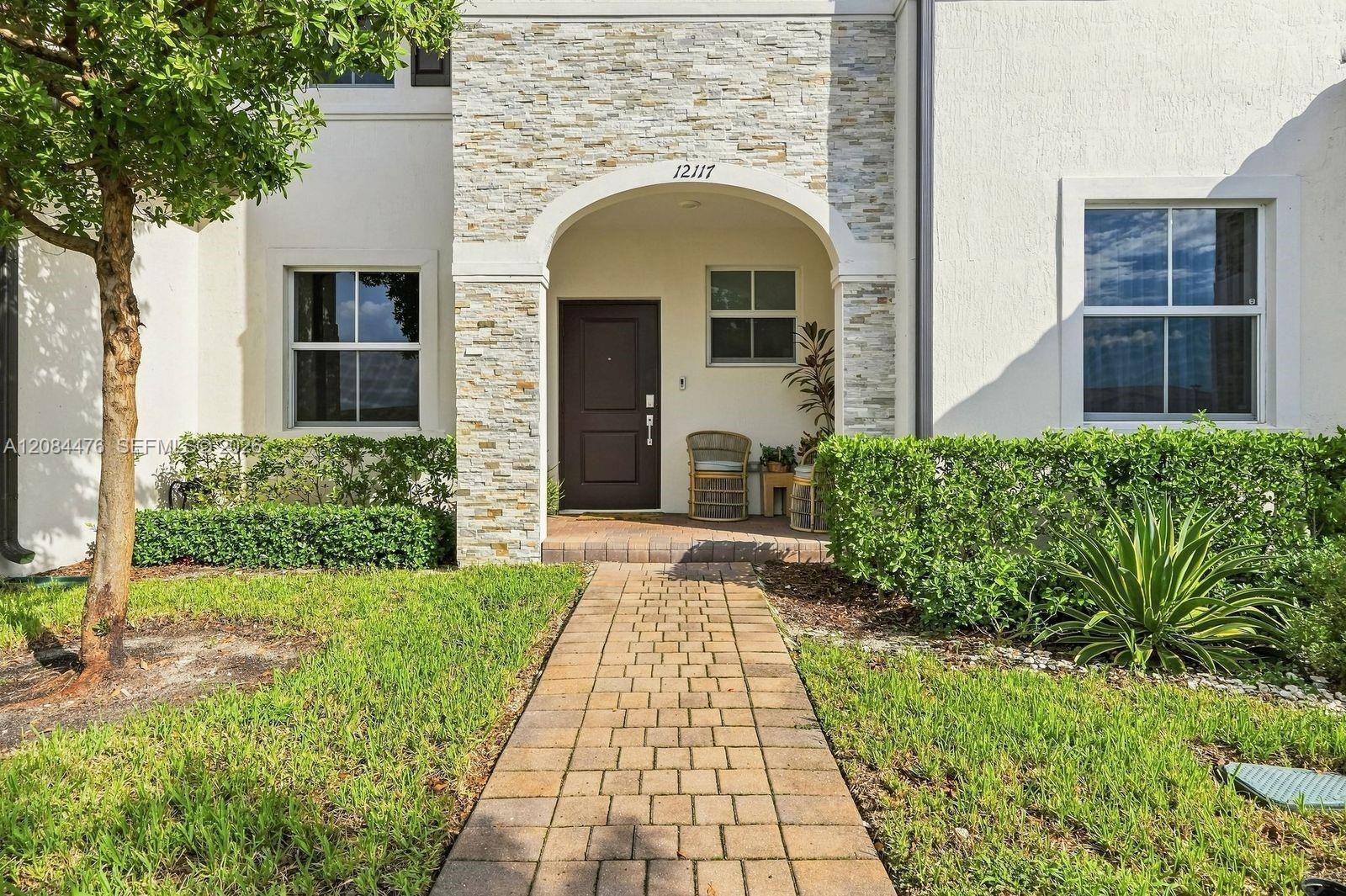 12117 NW 23rd Ct, Miami FL 33167