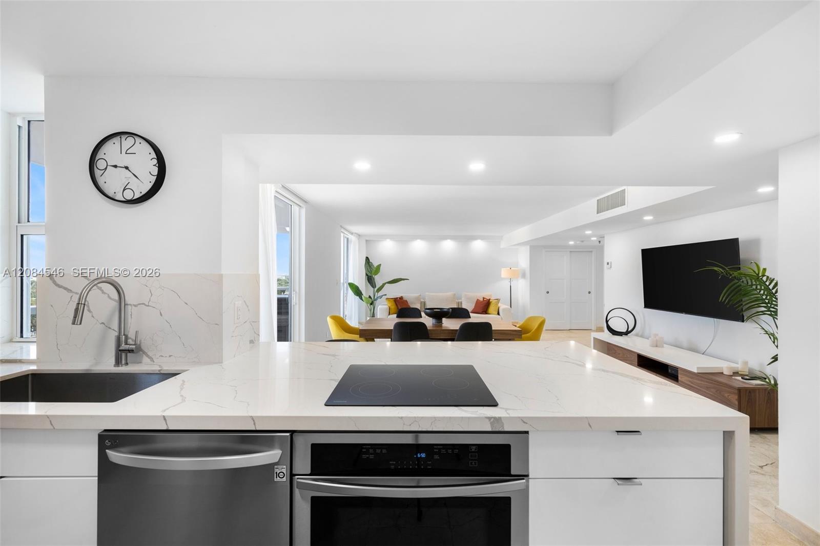 2401 Collins Ave # 1508, Miami Beach FL 33140