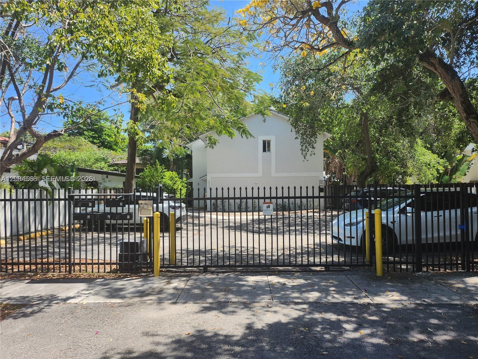 2925 Center St # 5, Coconut Grove FL 33133