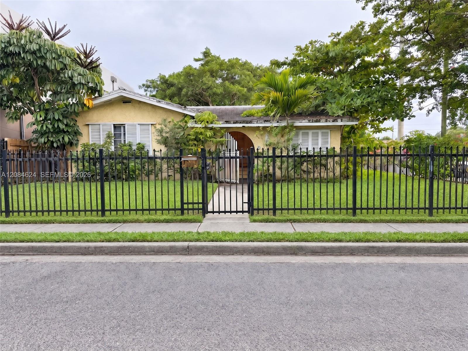 298 NW 48th St, Miami FL 33127
