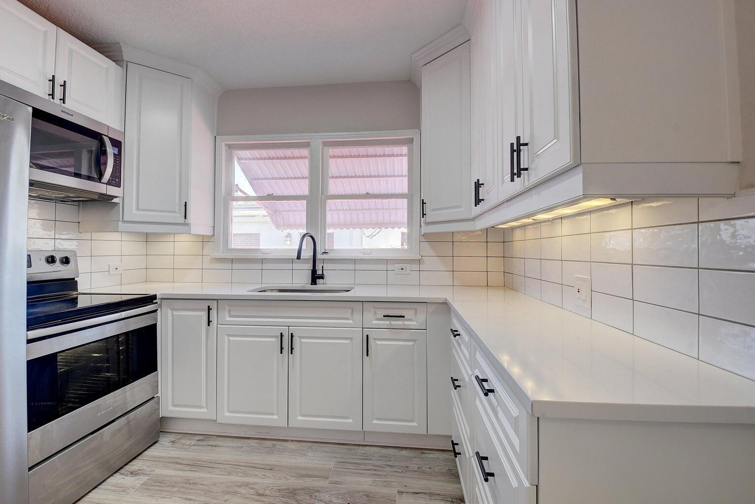 348 SE 4th Avenue SE, Delray Beach FL 33483