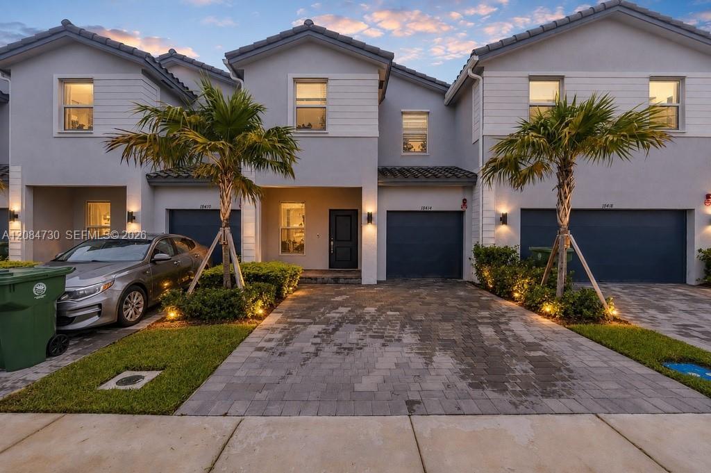 18414 SW 2nd St, Pembroke Pines FL 33029