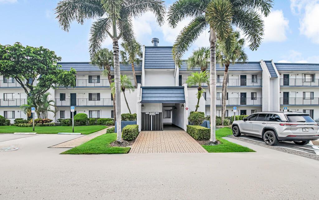 4465 Luxemburg Court # 108, Lake Worth FL 33467