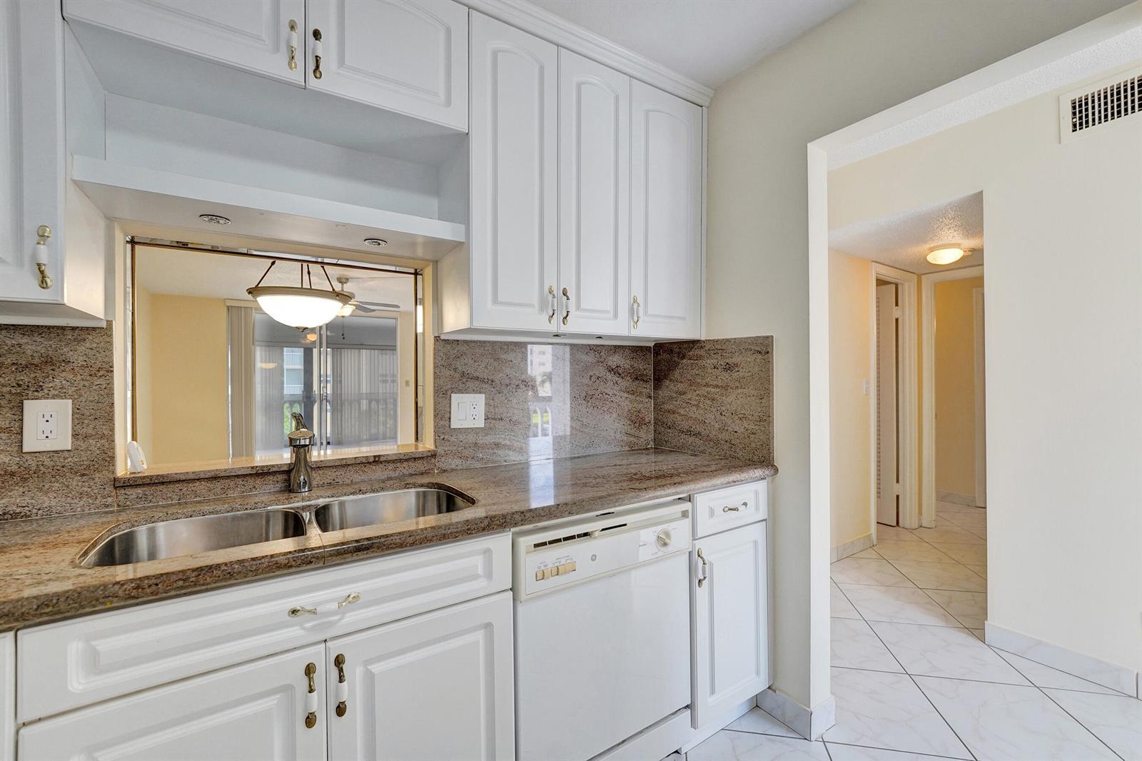 610 NE 12TH Avenue # 306, Hallandale Beach FL 33009