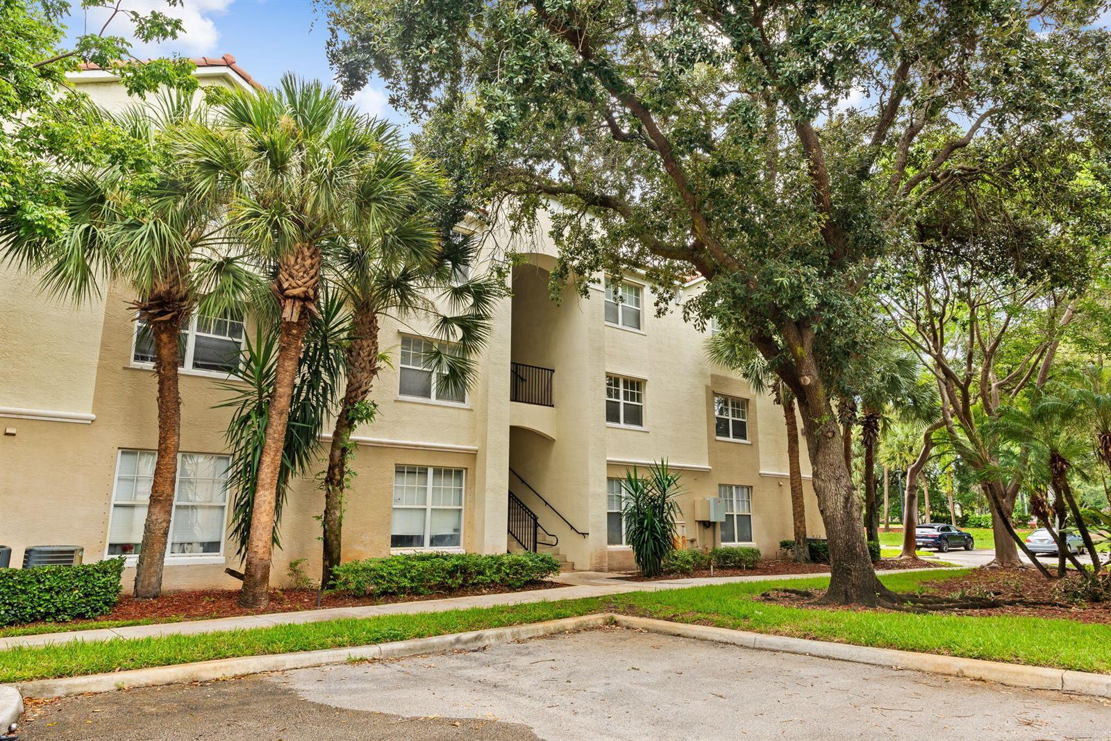 5900 W SAMPLE Road # 102, Coral Springs FL 33067