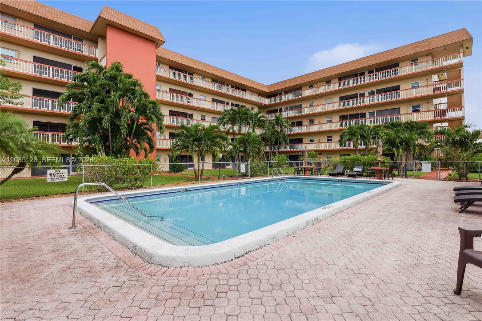 5300 Washington St # W513, Hollywood FL 33021