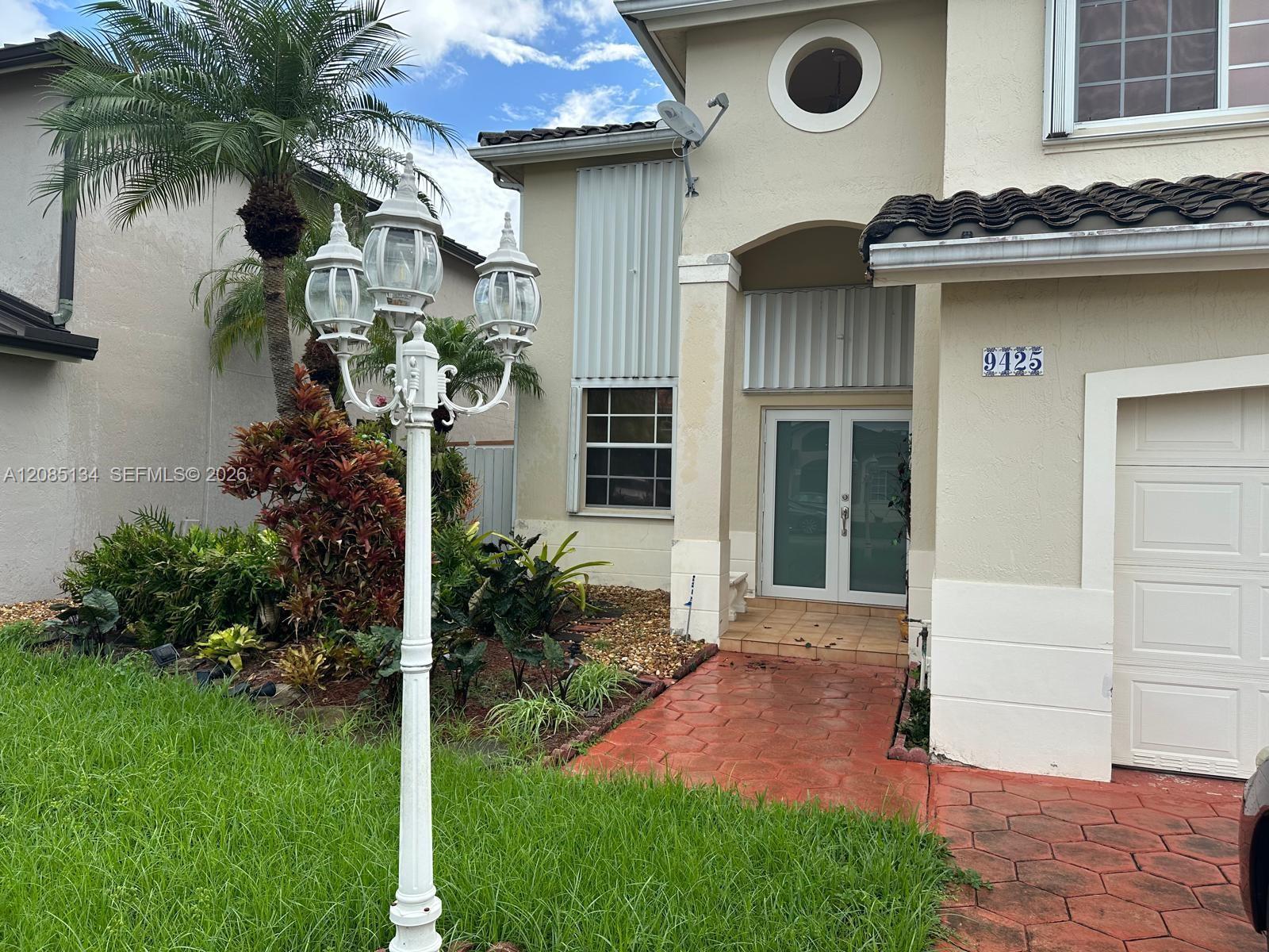 9425 SW 155th Ave, Miami FL 33196