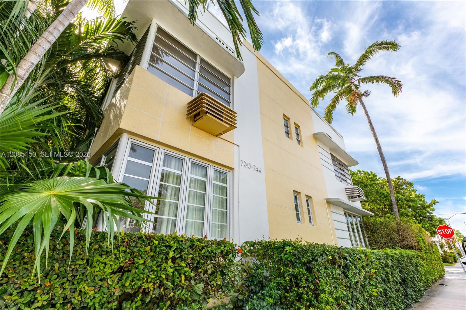 742 10th St # 209, Miami Beach FL 33139