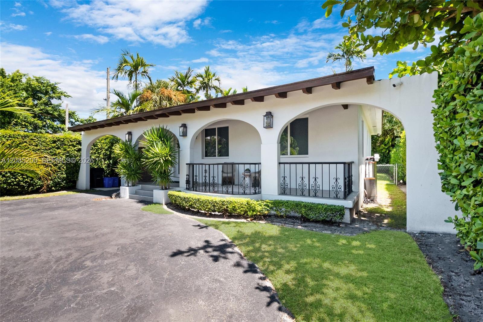 817 Tangier St, Coral Gables FL 33134