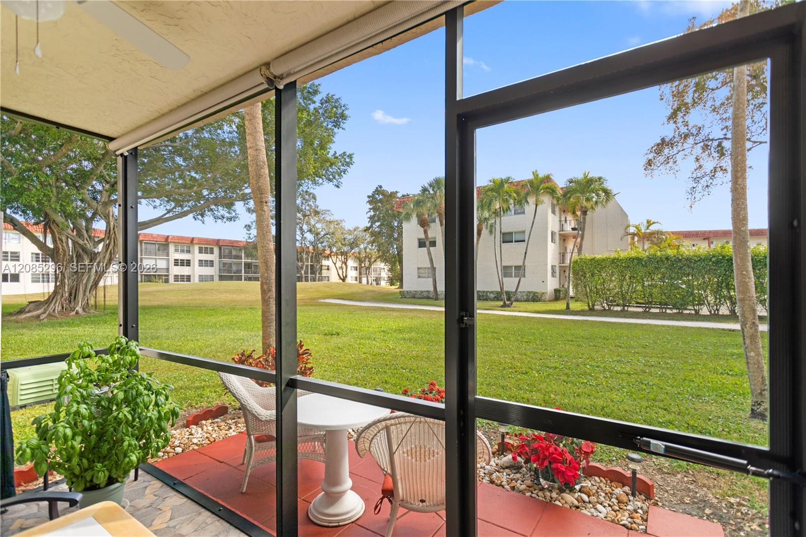 691 S Hollybrook Dr # 105, Pembroke Pines FL 33025