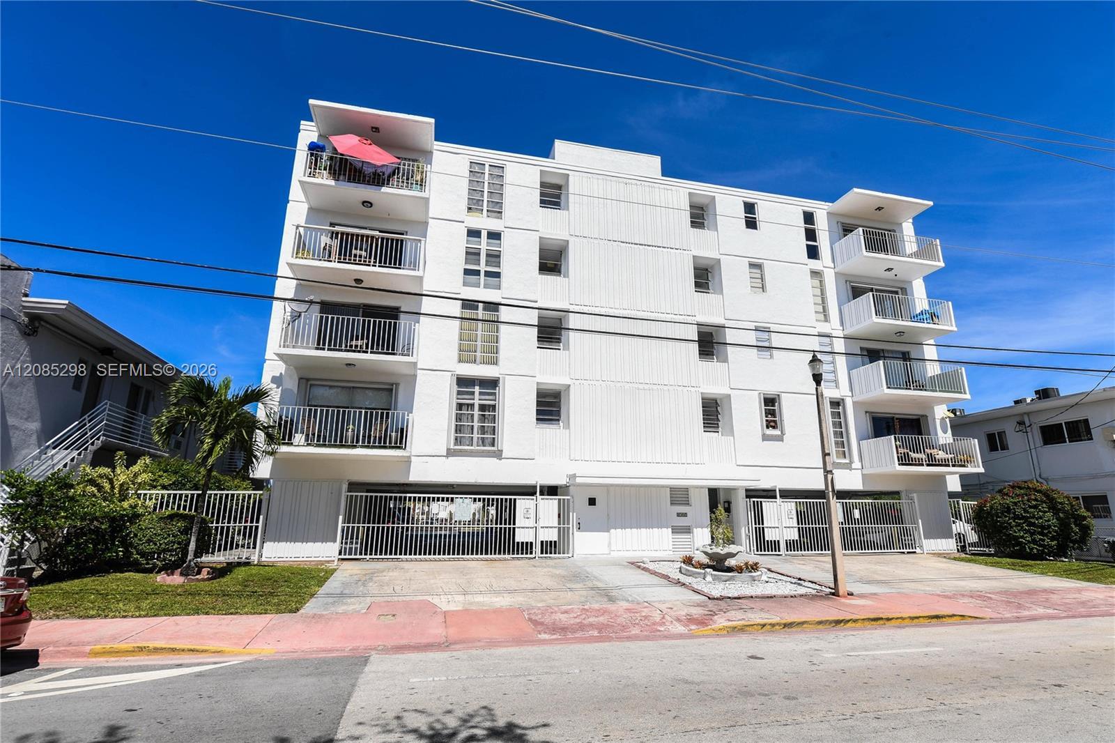 8305 Crespi Blvd # 4D, Miami Beach FL 33141