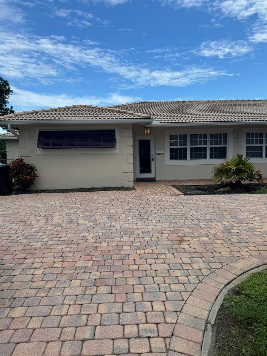 1921 NE 29TH Street, Lighthouse Point FL 33064