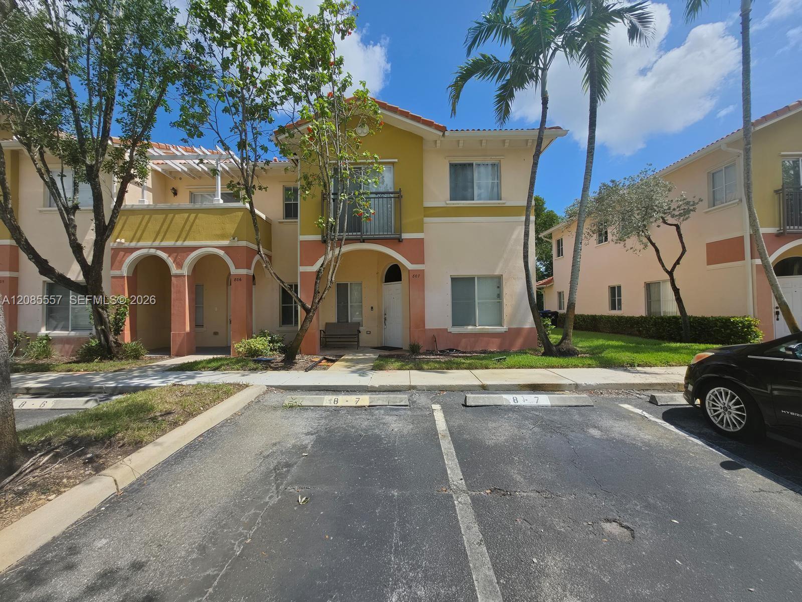 807 N Santa Catalina Cir, North Lauderdale FL 33068