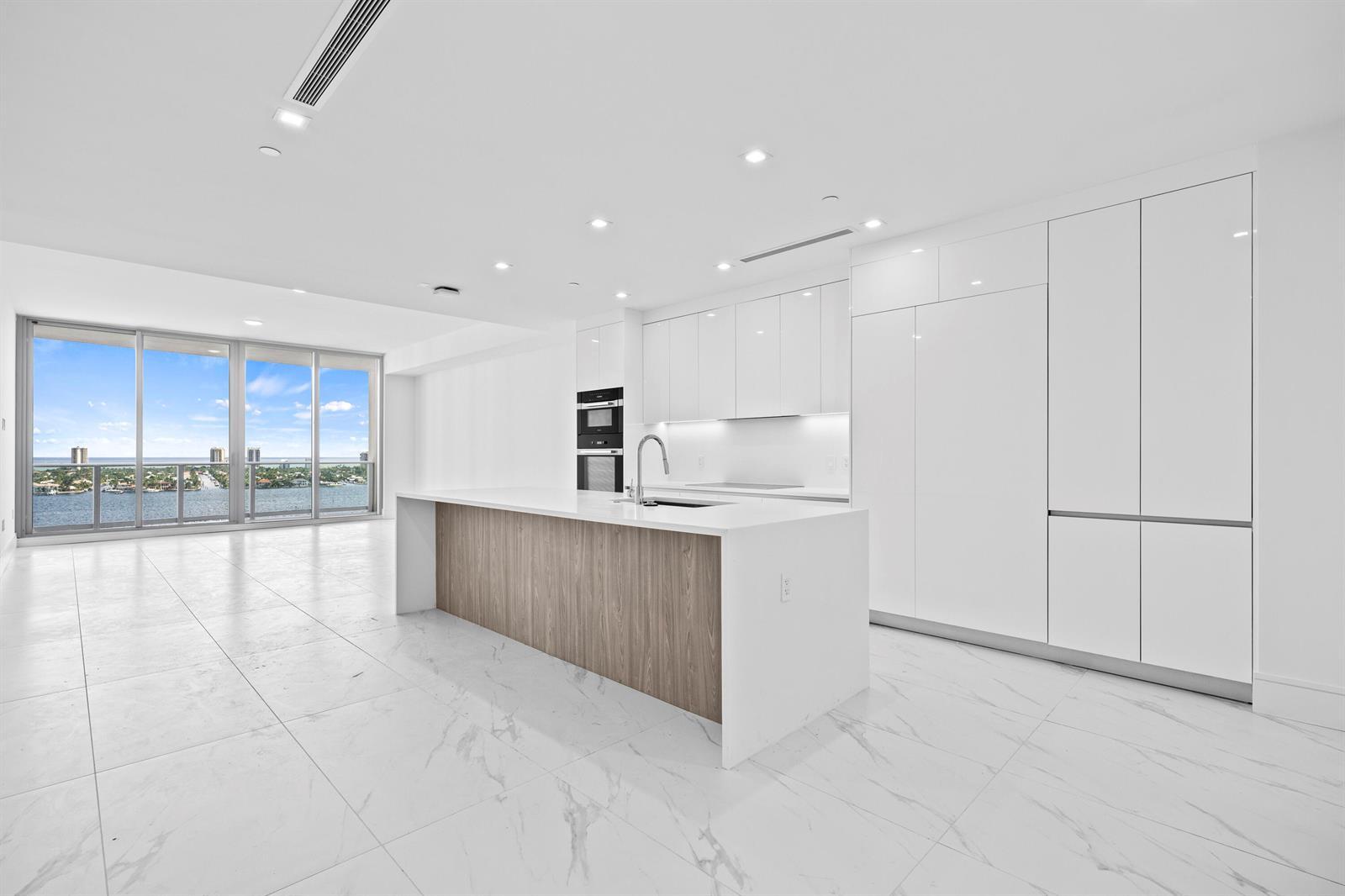 220 Lake Shore Drive # 1608, Lake Park FL 33403