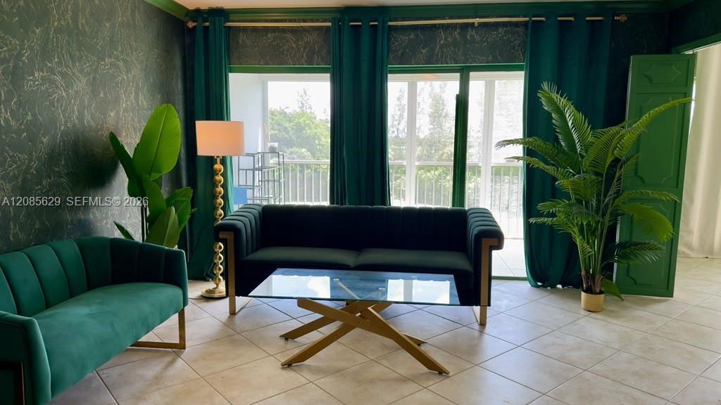 3150 N Palm Aire Dr # 503, Pompano Beach FL 33069