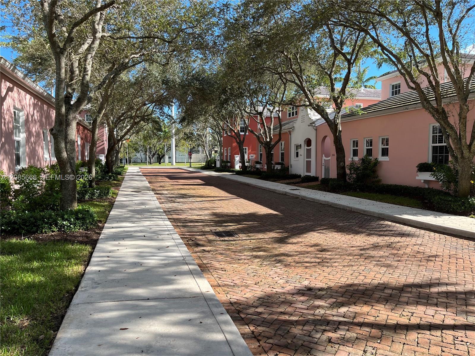 570 Loretto Ave # 10, Coral Gables FL 33146