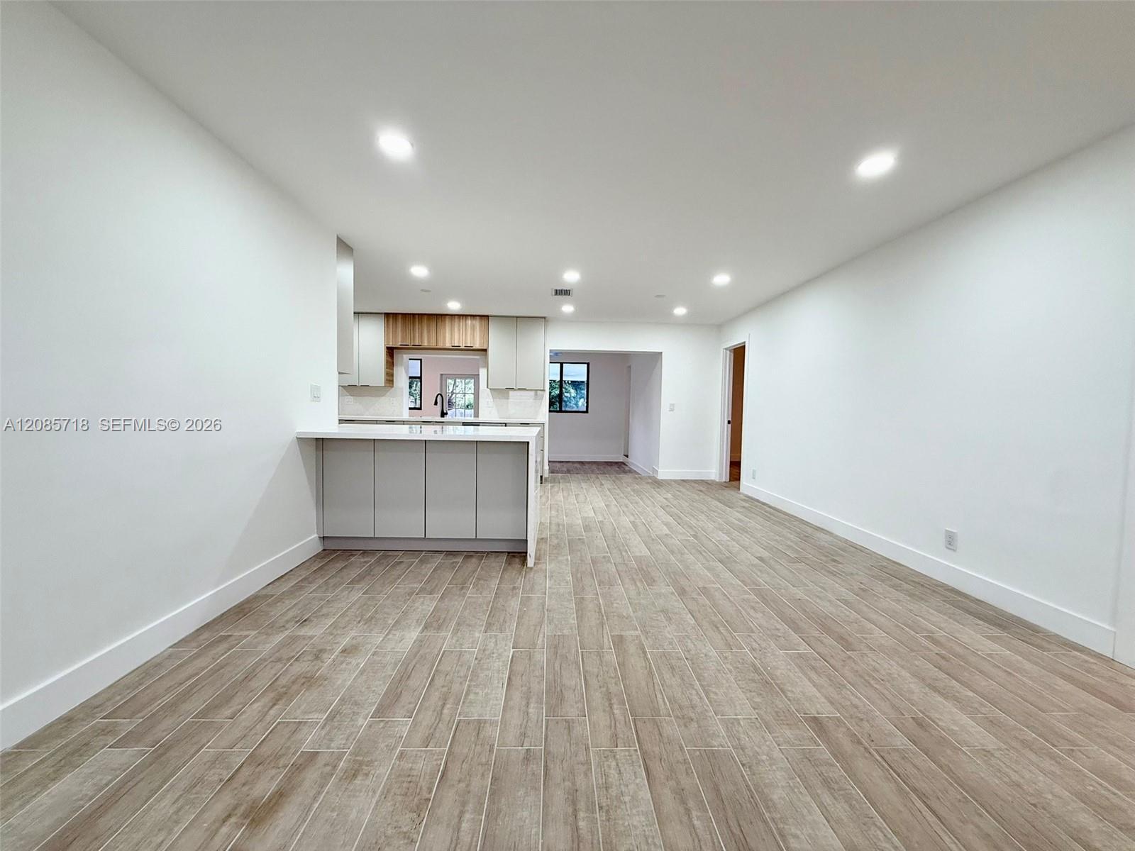 2201 N 54th Ave, Hollywood FL 33021