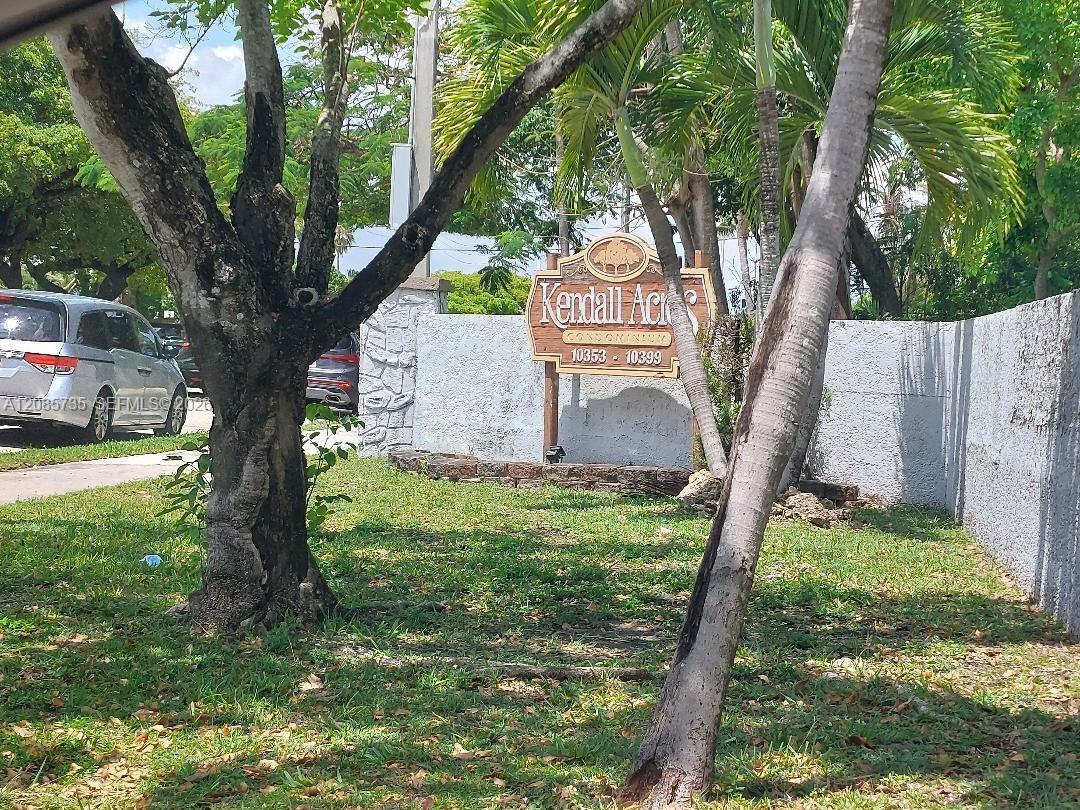 10357 N Kendall Dr, Miami FL 33176