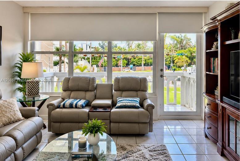 3199 S Ocean Dr # 203, Hallandale Beach FL 33009