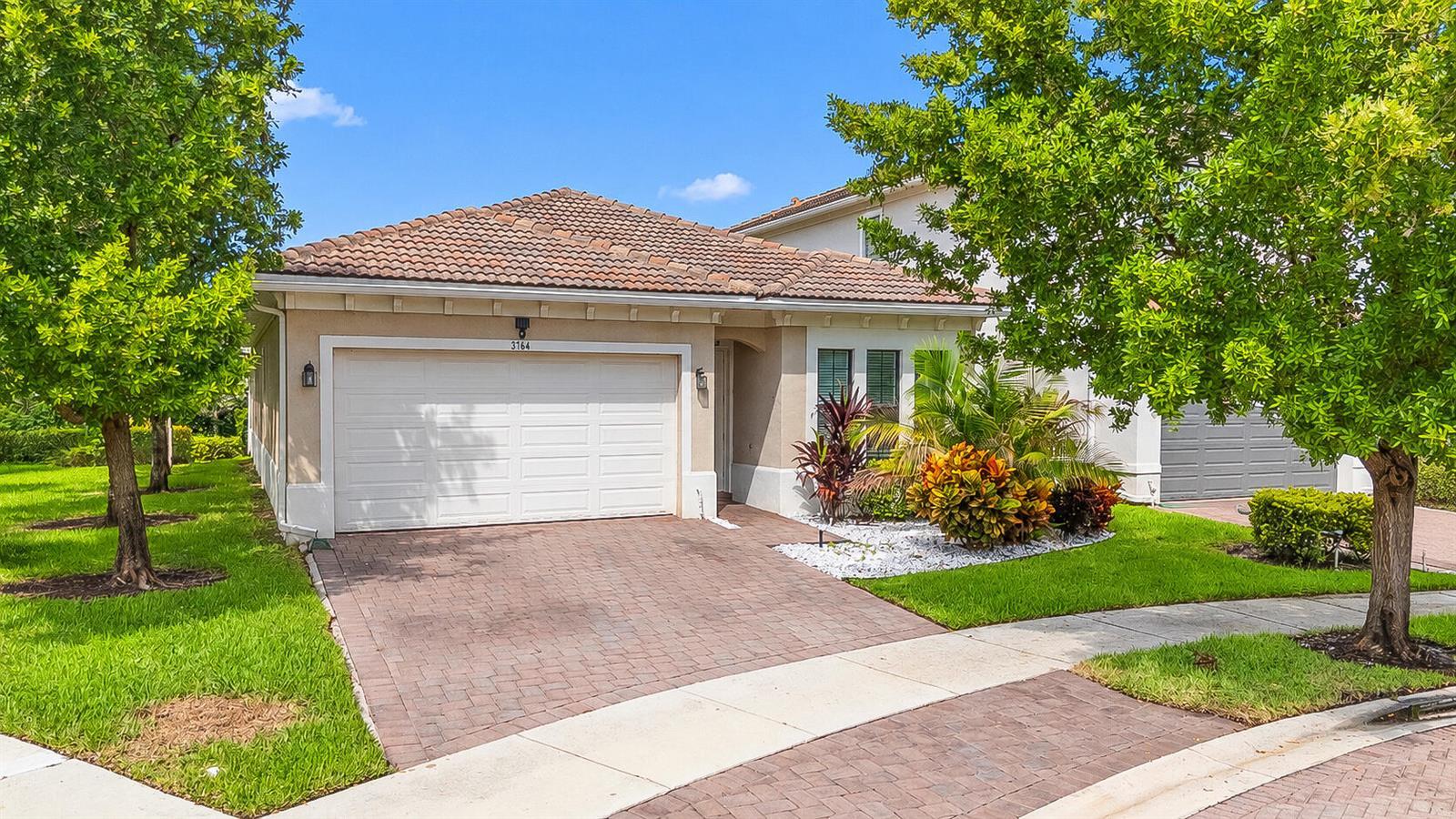 3764 NW 89TH Way, Coral Springs FL 33065