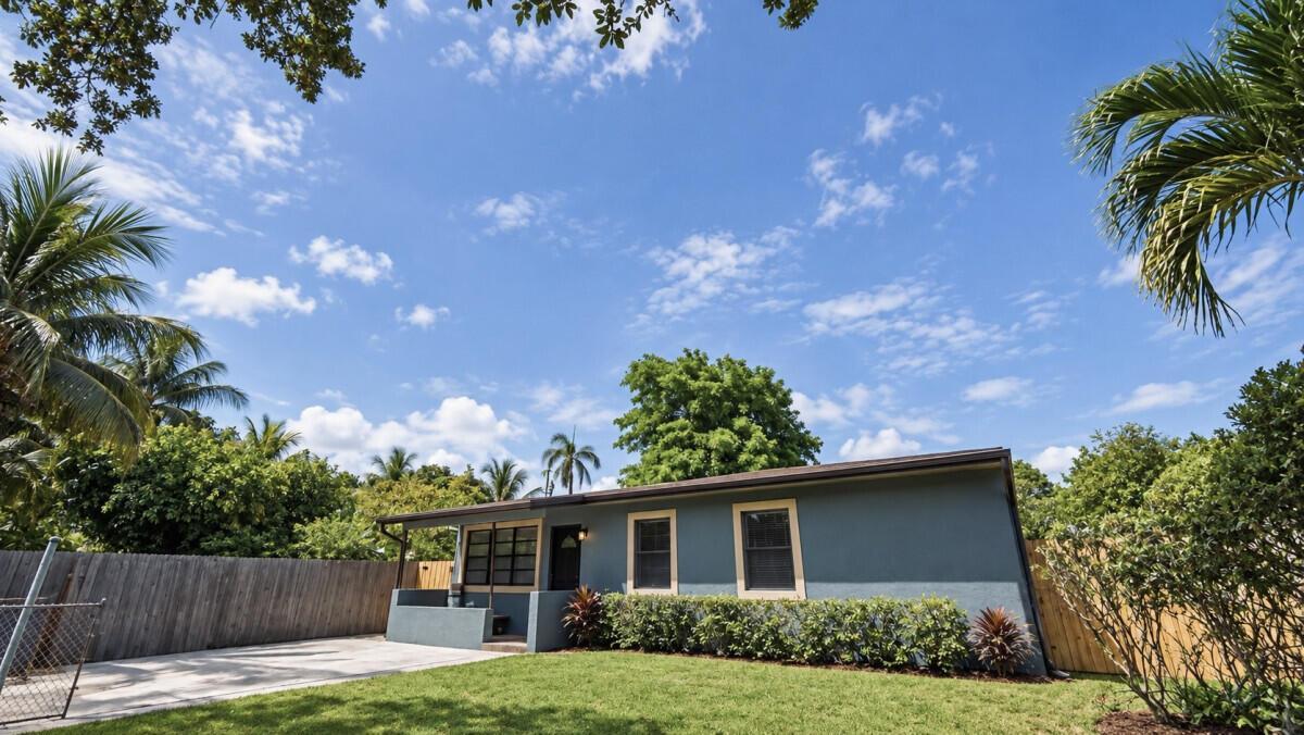 1142 Chateau Park Drive, Fort Lauderdale FL 33311