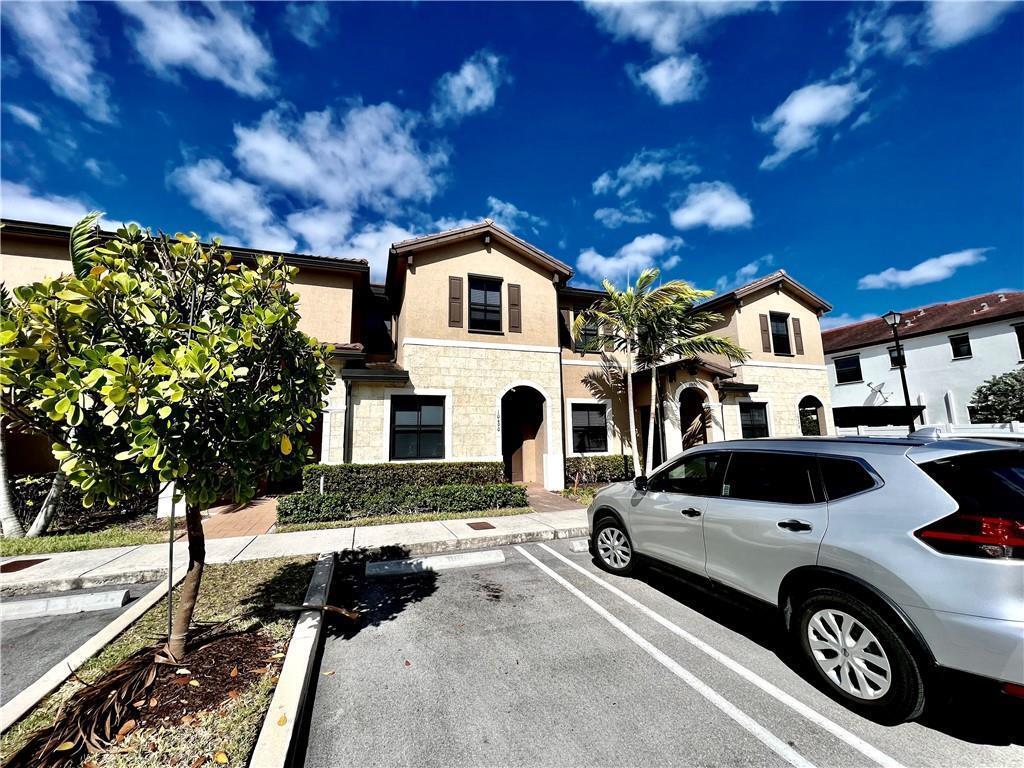 10490 W 33RD Way, Hialeah FL 33018