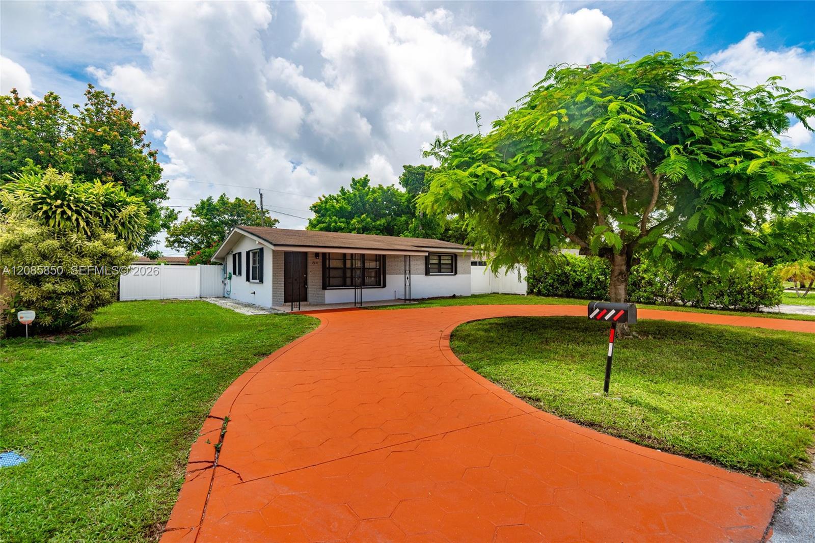 2631 Alcazar Dr, Miramar FL 33023