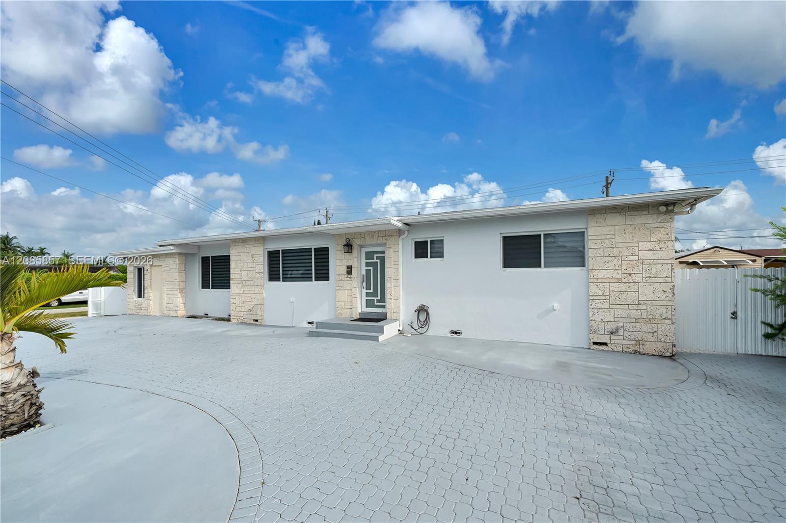 9365 SW 44th St, Miami FL 33165