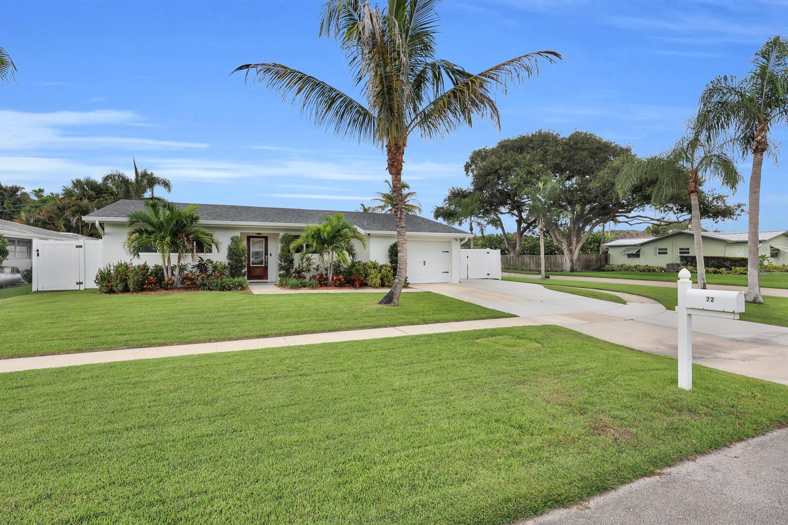 72 WILLOW Road, Tequesta FL 33469
