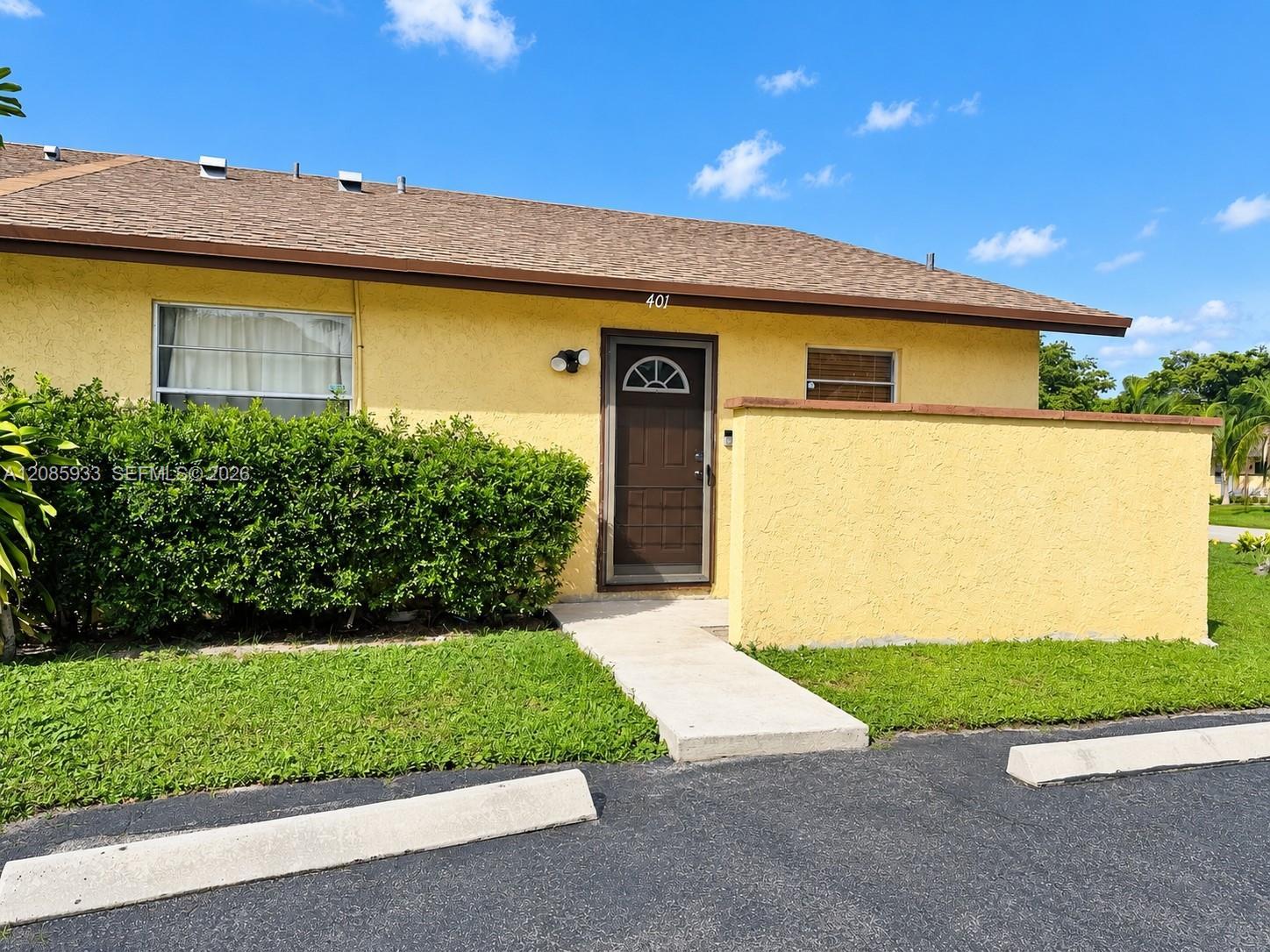 401 NW 43rd St, Deerfield Beach FL 33064