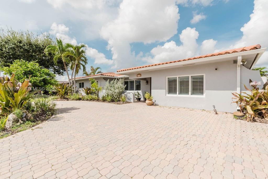 1732 SW 103rd Pl, Miami FL 33165