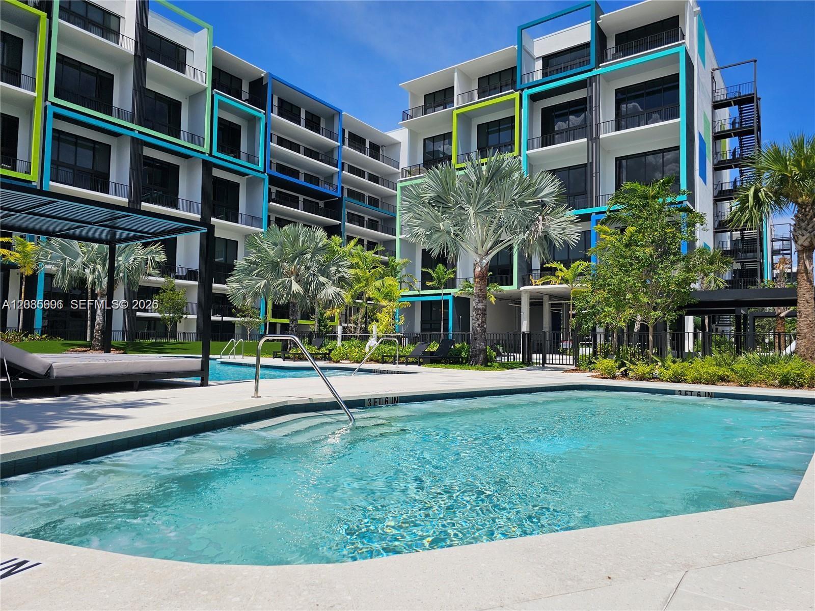 4400 Sunrise Blvd # B, Plantation FL 33317