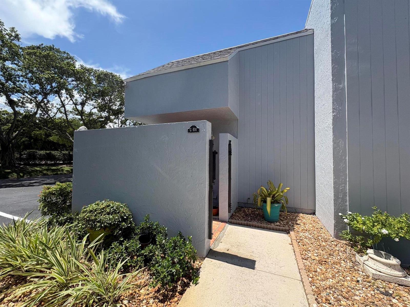 25 DEER CREEK Road # C101, Deerfield Beach FL 33442