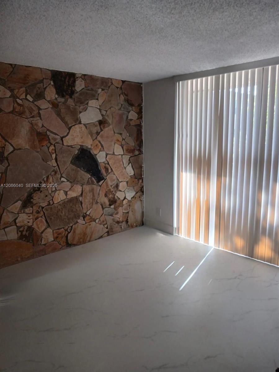 8405 NW 8th St # 311, Miami FL 33126