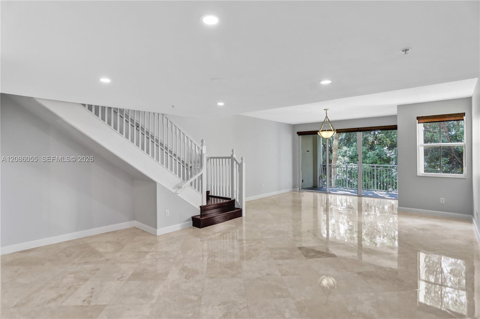 7564 SW 102nd St # 211, Pinecrest FL 33156